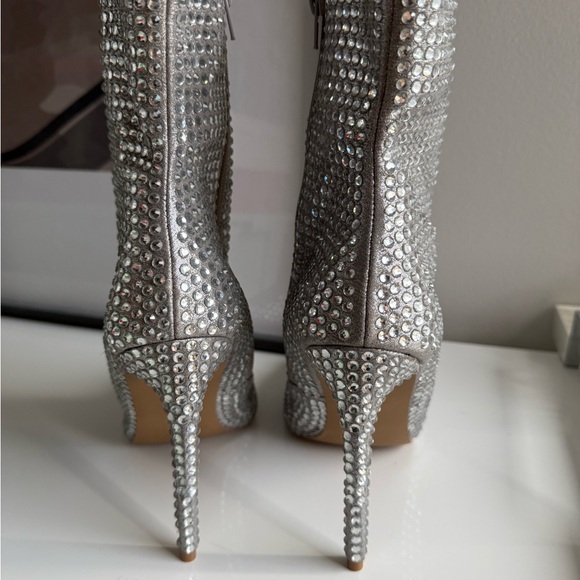 Steve Madden “Winnings” Silver Studded Ankle Boots W 10M - Picture 5 of 8